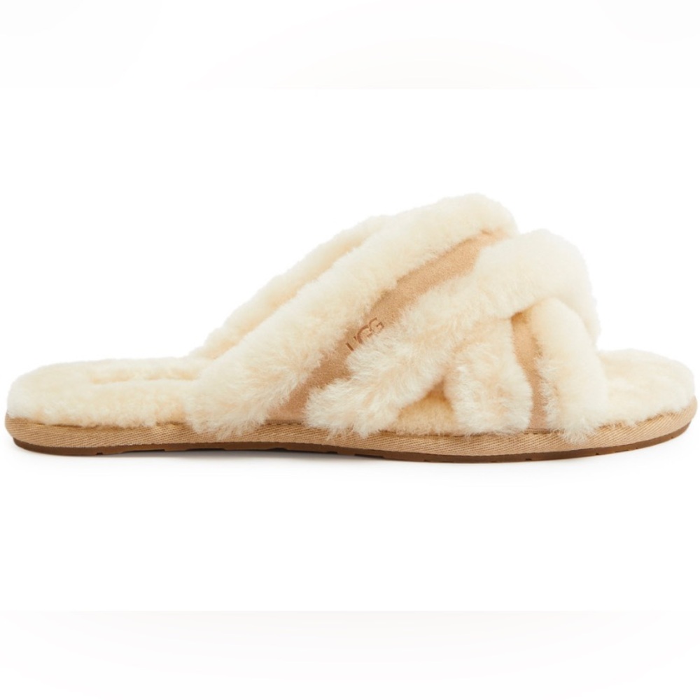UGG Ivory Shearling
Scuffita Slippers SIZE 7 Natural  NEW/ NO BOX